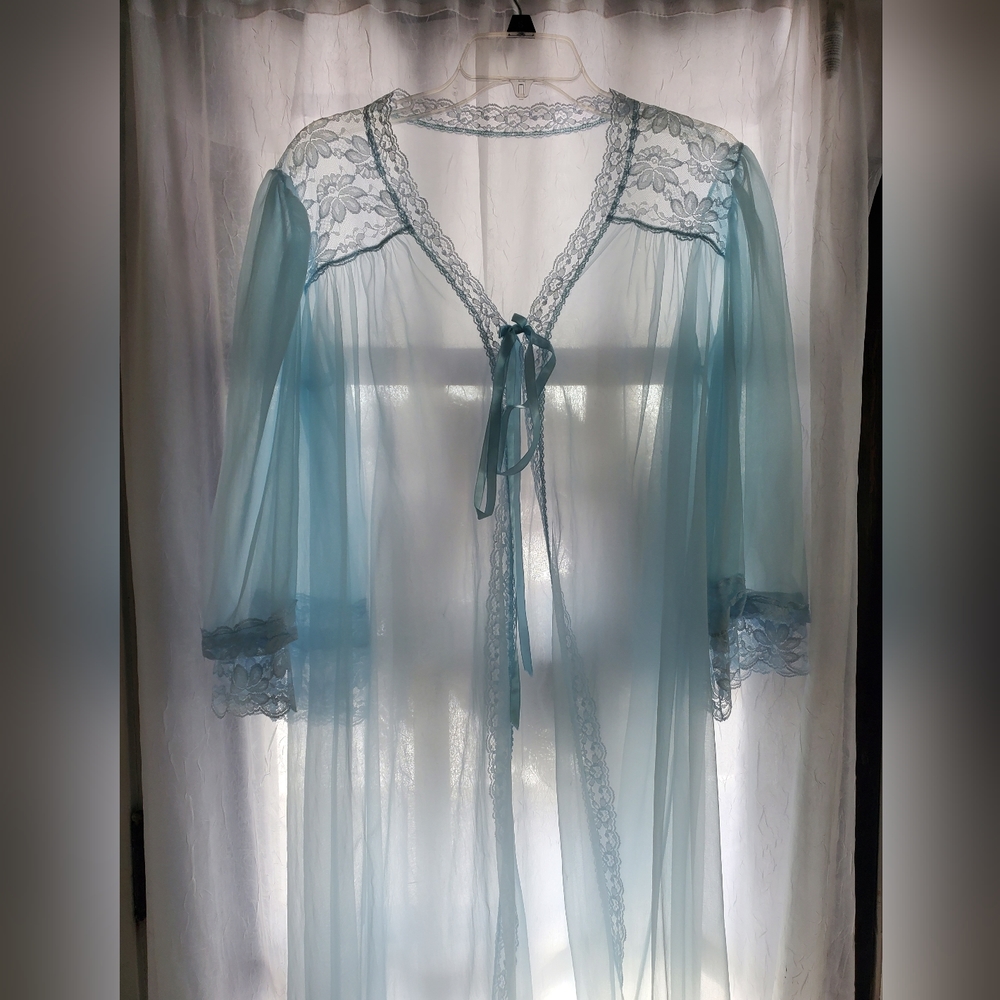 Vintage 60s/70s Voe Mode Powder Blue Nightgown with Lace Trim